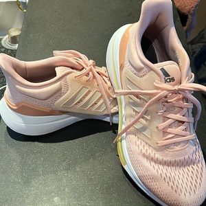 Adidas Sneakers